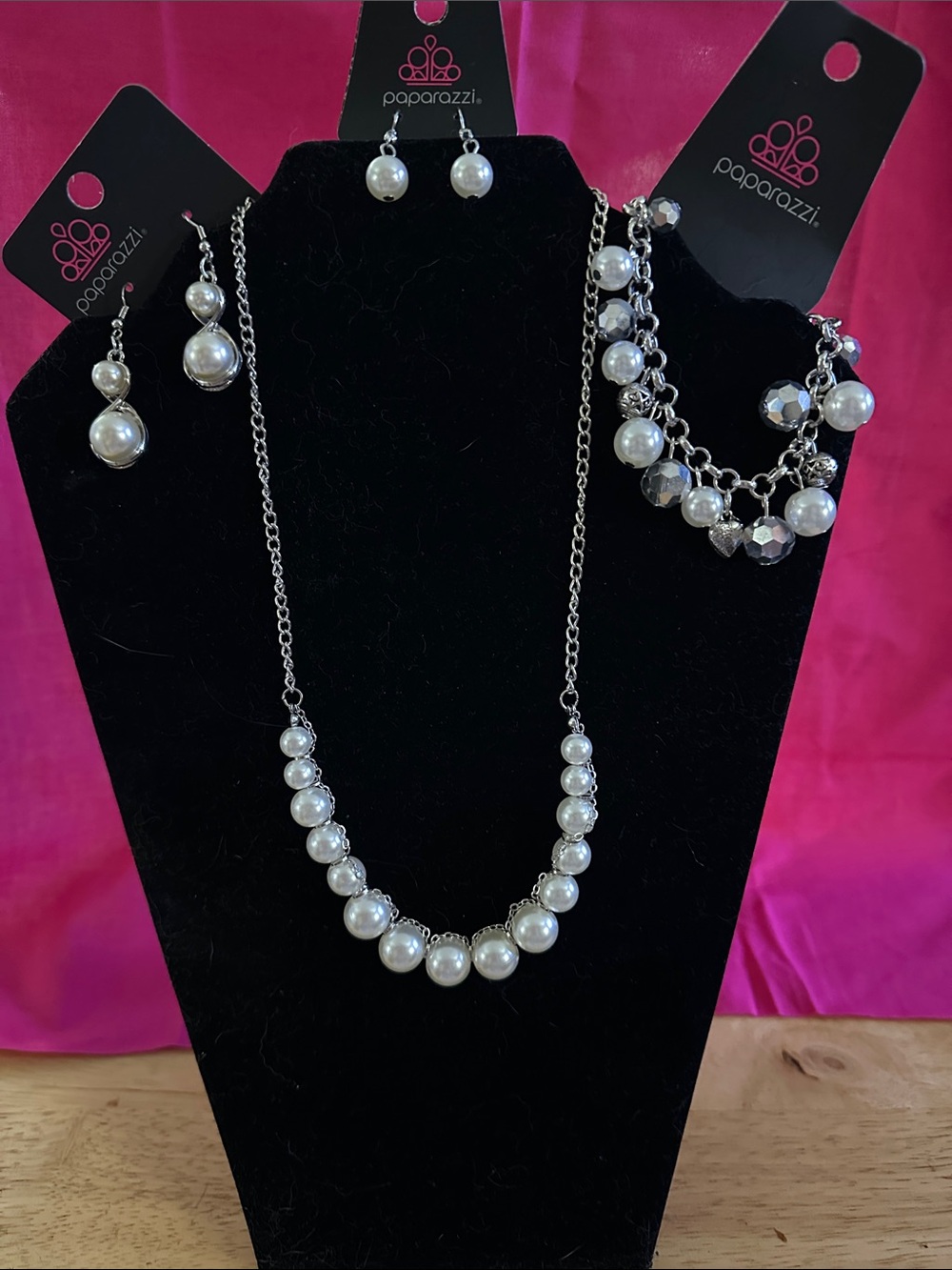 paparazzi Silver Pearl Necklace and Earring and Bracelet Set - White Pearls